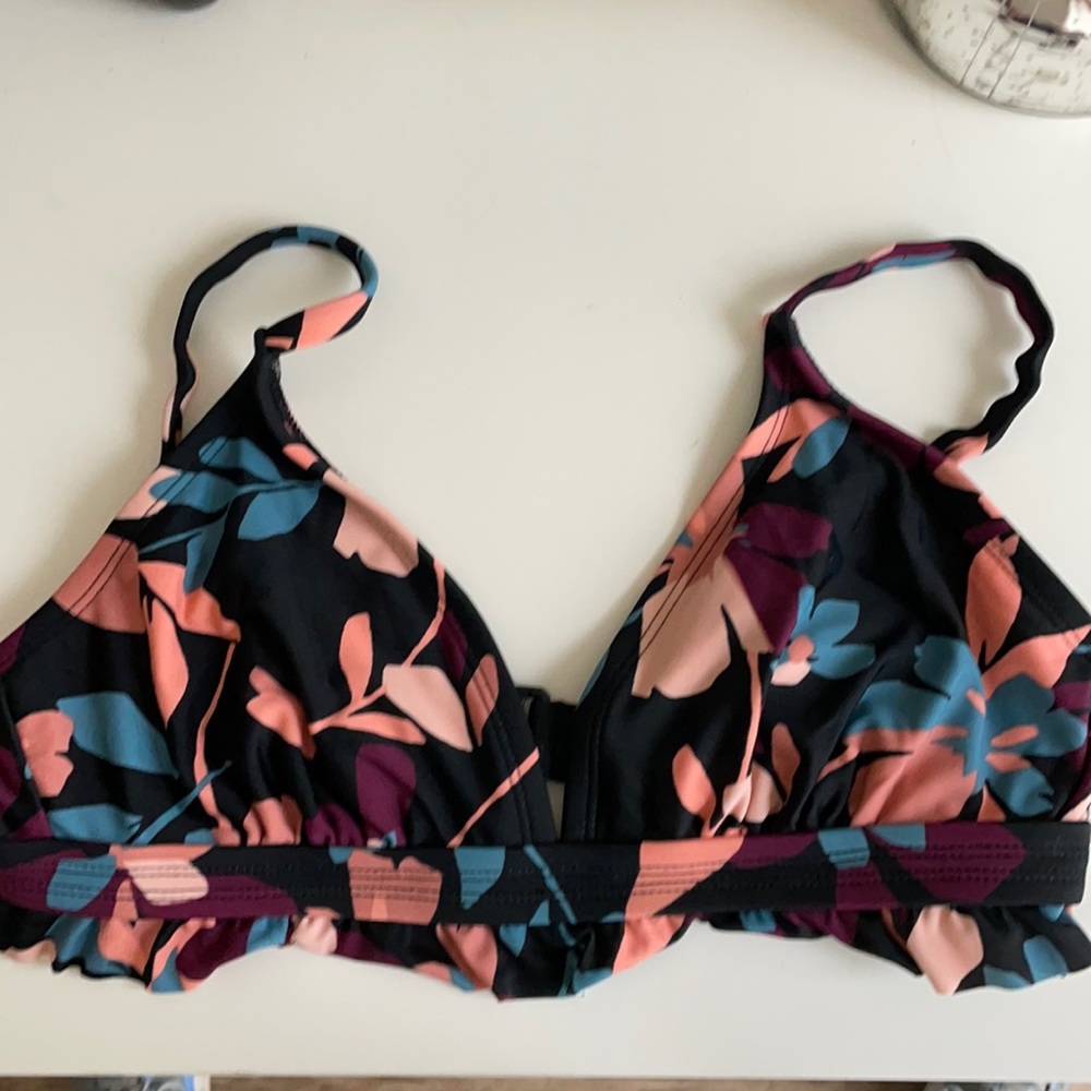 Kona Sol bathing suit top (size S)